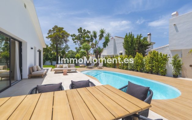 Resale - Detached villa - Estepona - Atalaya
