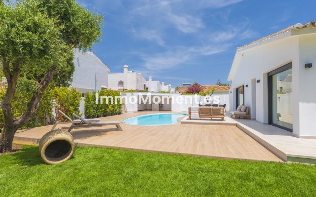Resale - Detached villa - Estepona - Atalaya