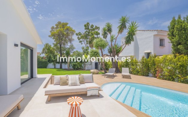 Resale - Detached villa - Estepona - Atalaya