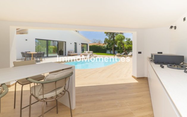 Resale - Detached villa - Estepona - Atalaya