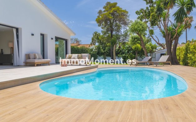Resale - Detached villa - Estepona - Atalaya