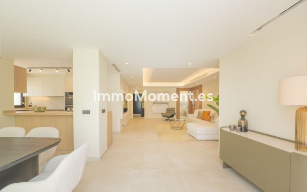 Resale - Detached villa - Estepona - Atalaya