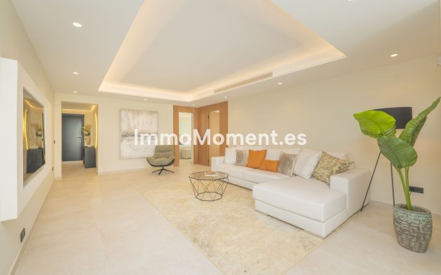 Resale - Detached villa - Estepona - Atalaya