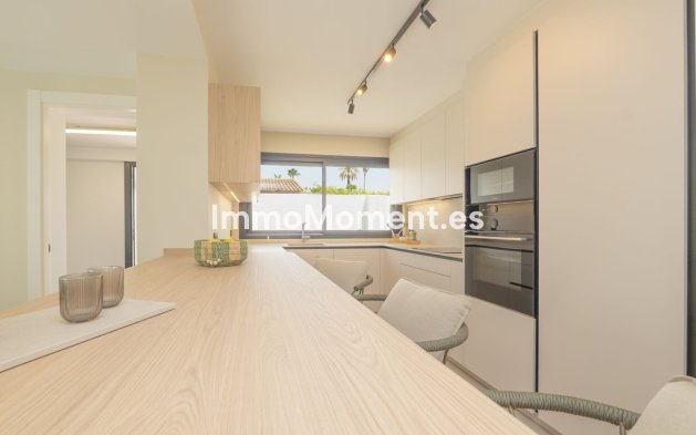 Resale - Detached villa - Estepona - Atalaya