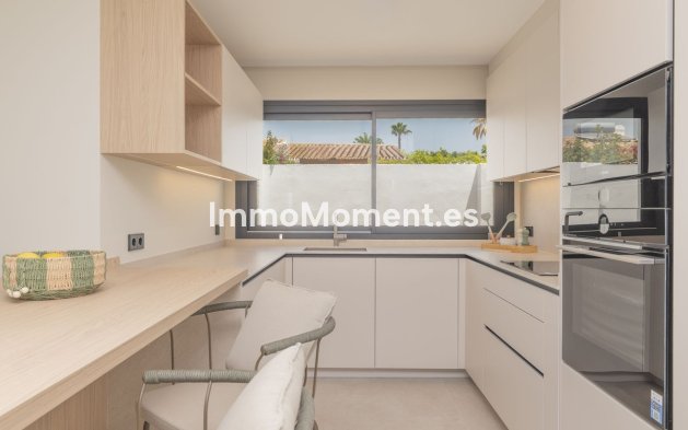 Resale - Detached villa - Estepona - Atalaya
