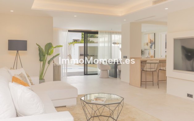 Resale - Detached villa - Estepona - Atalaya