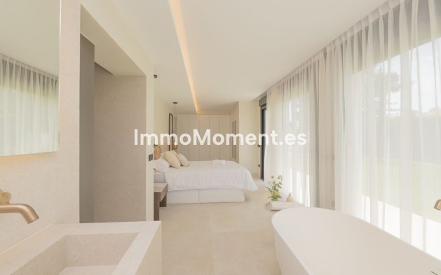 Resale - Detached villa - Estepona - Atalaya