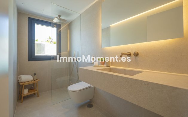 Resale - Detached villa - Estepona - Atalaya