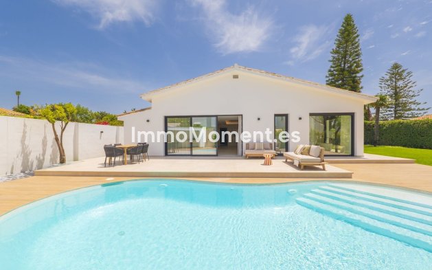 Resale - Detached villa - Estepona - Atalaya
