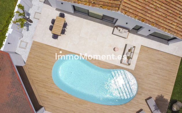 Resale - Detached villa - Estepona - Atalaya