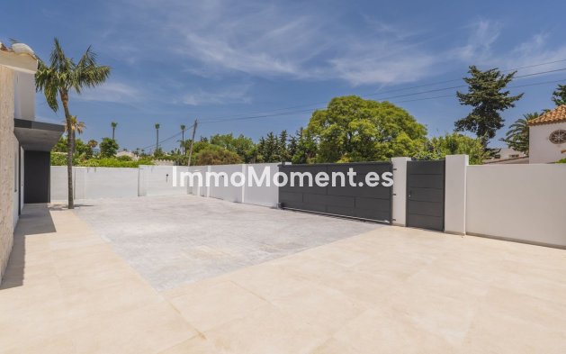Resale - Detached villa - Estepona - Atalaya