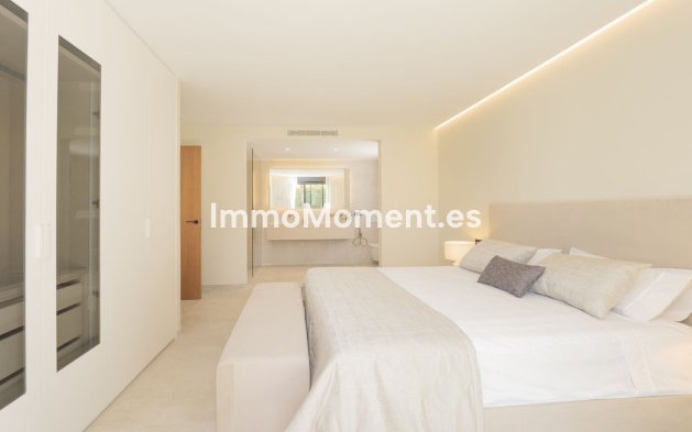 Resale - Detached villa - Estepona - Atalaya