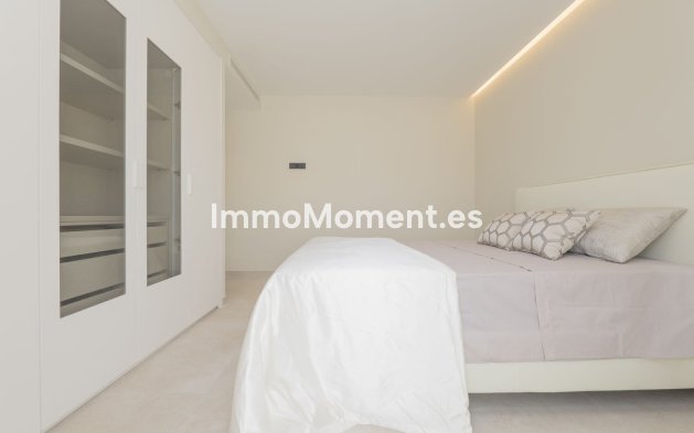 Resale - Detached villa - Estepona - Atalaya