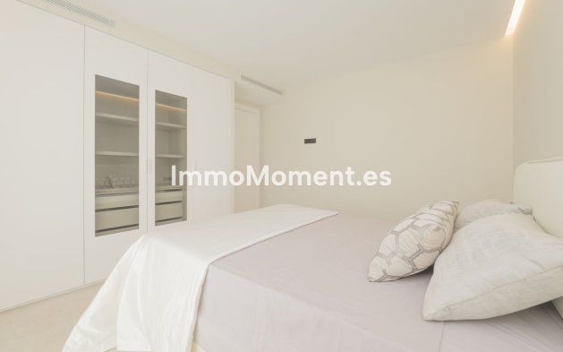 Resale - Detached villa - Estepona - Atalaya