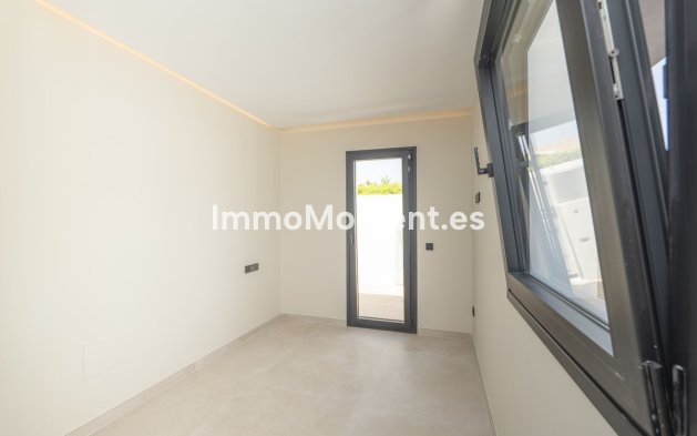 Resale - Detached villa - Estepona - Atalaya