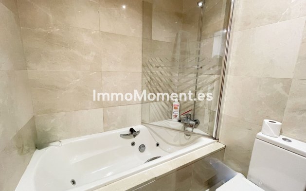 Resale - Detached villa - Estepona - Estepona Centro