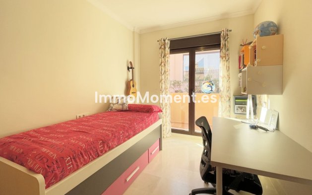 Resale - Detached villa - Estepona - Estepona Centro