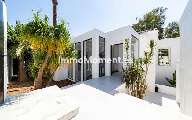 Wiederverkauf - Freistehende Villa - Marbella - Nueva Andalucía