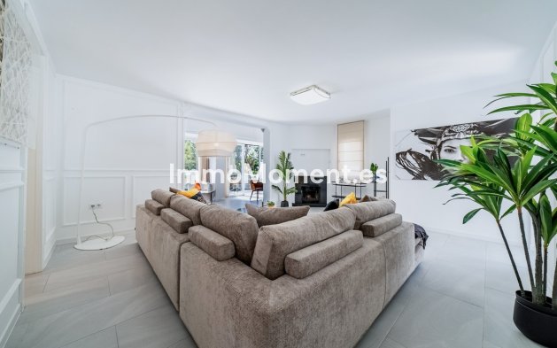 Wiederverkauf - Freistehende Villa - Marbella - Nueva Andalucía