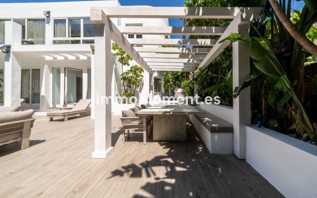 Wiederverkauf - Freistehende Villa - Marbella - Nueva Andalucía