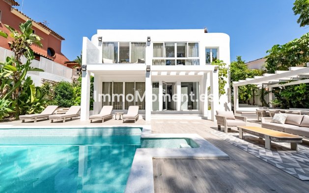 Wiederverkauf - Freistehende Villa - Marbella - Nueva Andalucía
