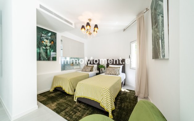 Wiederverkauf - Freistehende Villa - Marbella - Nueva Andalucía