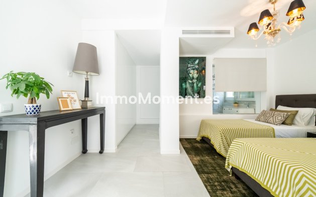 Wiederverkauf - Freistehende Villa - Marbella - Nueva Andalucía