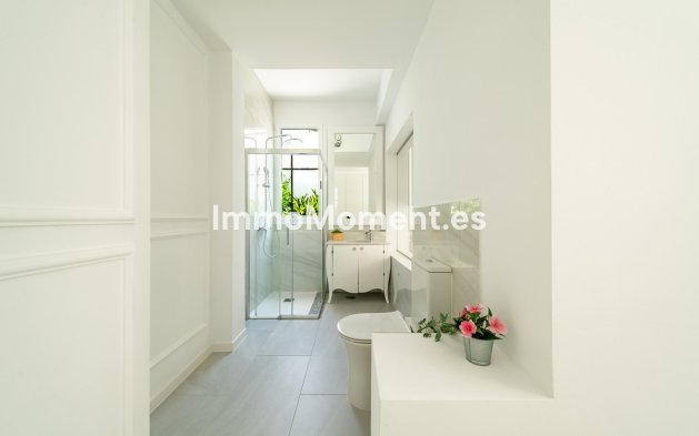 Wiederverkauf - Freistehende Villa - Marbella - Nueva Andalucía