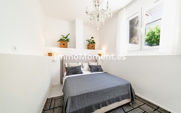 Wiederverkauf - Freistehende Villa - Marbella - Nueva Andalucía