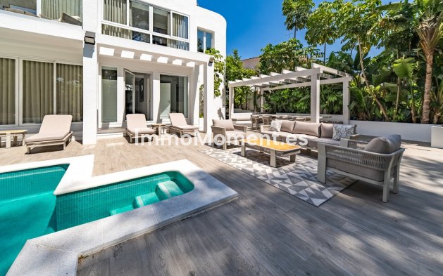 Wiederverkauf - Freistehende Villa - Marbella - Nueva Andalucía