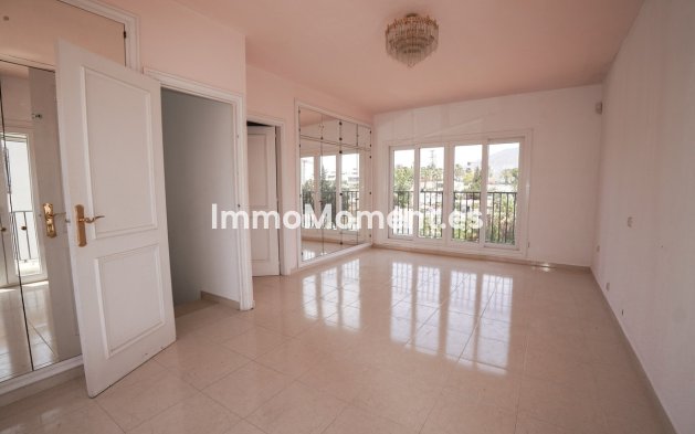 Wiederverkauf - Freistehende Villa - Marbella - Nueva Andalucía