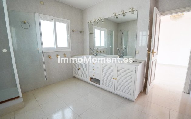 Wiederverkauf - Freistehende Villa - Marbella - Nueva Andalucía