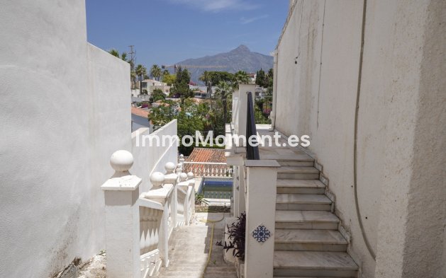 Wiederverkauf - Freistehende Villa - Marbella - Nueva Andalucía