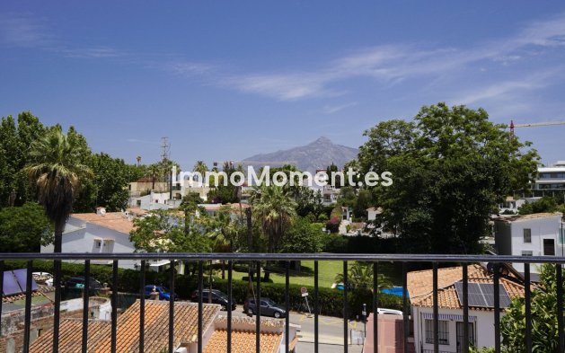 Wiederverkauf - Freistehende Villa - Marbella - Nueva Andalucía