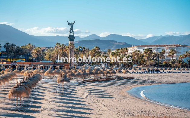 Wiederverkauf - Freistehende Villa - Marbella - Nueva Andalucía