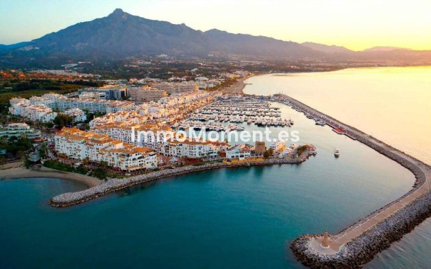 Wiederverkauf - Freistehende Villa - Marbella - Nueva Andalucía