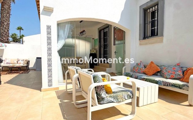 Reventa - Villa independiente - Orihuela - Villamartín