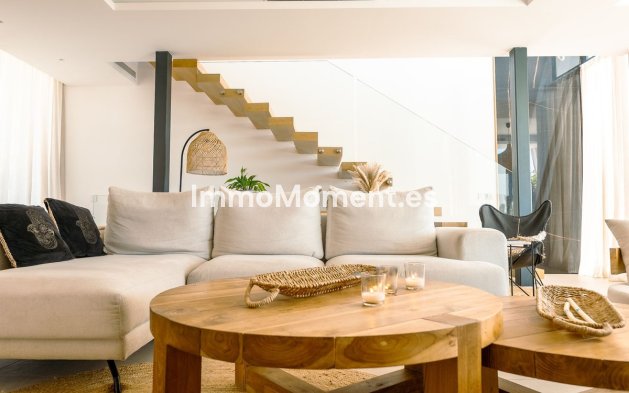 Resale - Detached villa - Estepona - Atalaya
