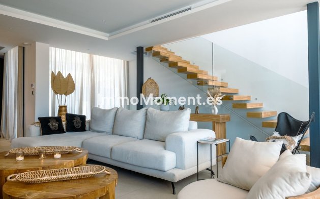 Resale - Detached villa - Estepona - Atalaya