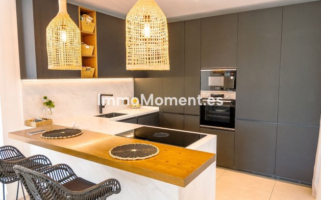 Resale - Detached villa - Estepona - Atalaya