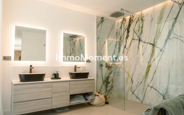 Resale - Detached villa - Estepona - Atalaya