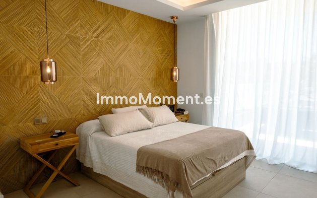 Resale - Detached villa - Estepona - Atalaya