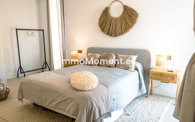 Resale - Detached villa - Estepona - Atalaya