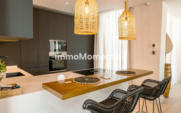 Resale - Detached villa - Estepona - Atalaya