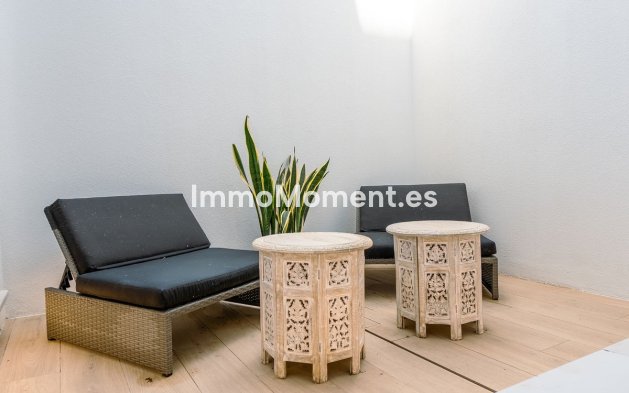 Resale - Detached villa - Estepona - Atalaya