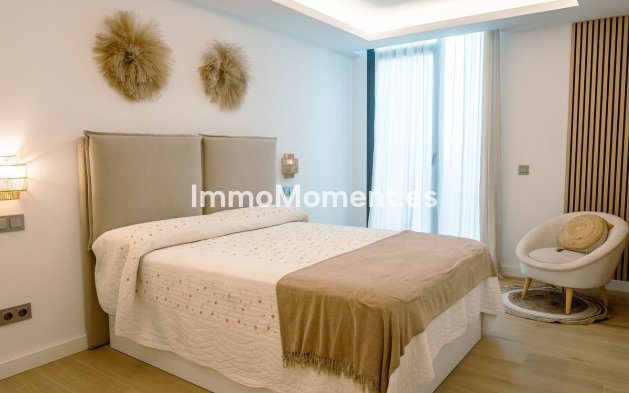 Resale - Detached villa - Estepona - Atalaya