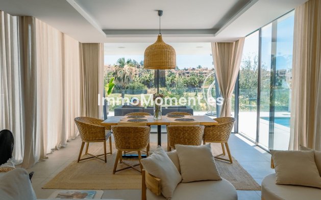 Resale - Detached villa - Estepona - Atalaya