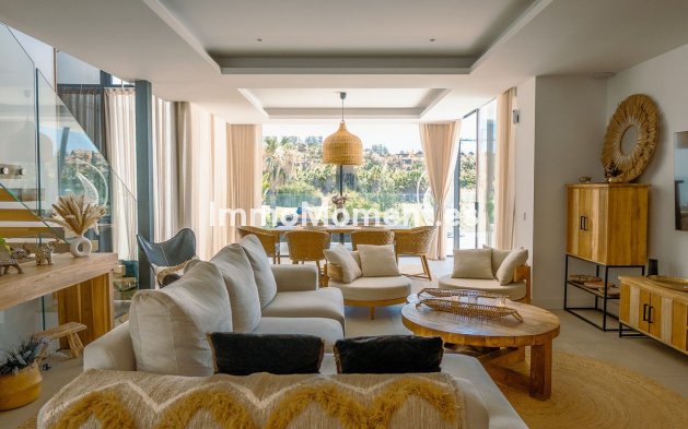 Resale - Detached villa - Estepona - Atalaya
