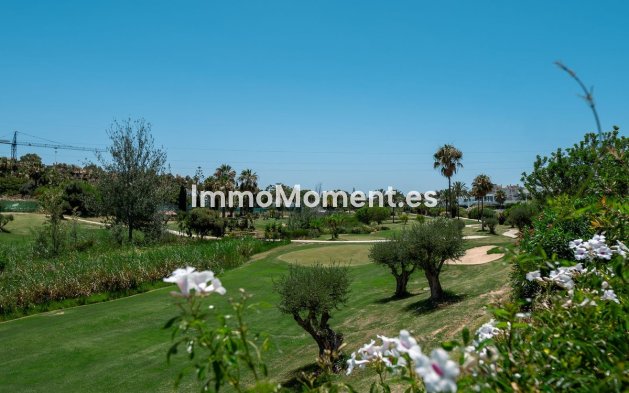 Resale - Detached villa - Estepona - Atalaya