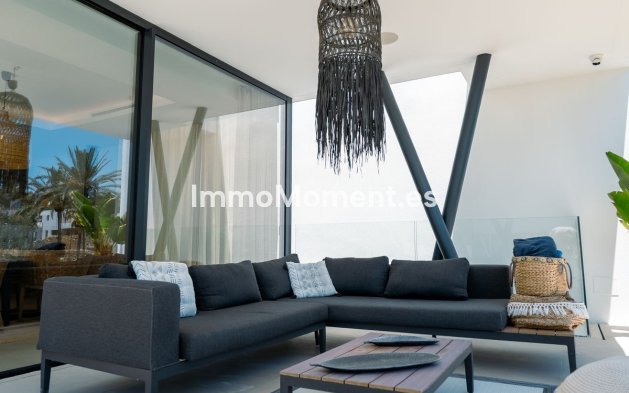 Resale - Detached villa - Estepona - Atalaya